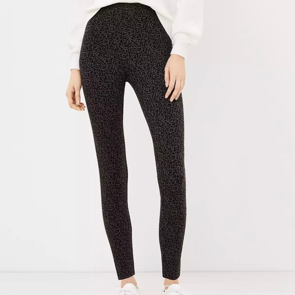 Ann Taylor LOFT leopard ponte leggings Size L